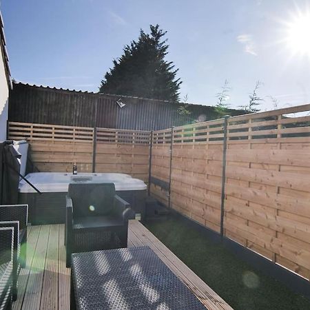 Hoxne Cottages - Rose Cottage With Private Hot Tub Йорк Екстер'єр фото